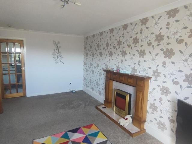 Rankin Court, Central, Greenock PA16, 2 bed flat to rent, £750 pcm | PrimeLocation