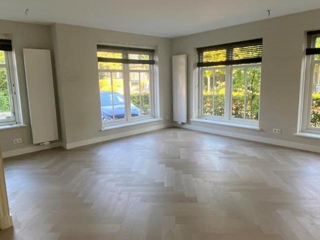 Raadhuisstraat 8
