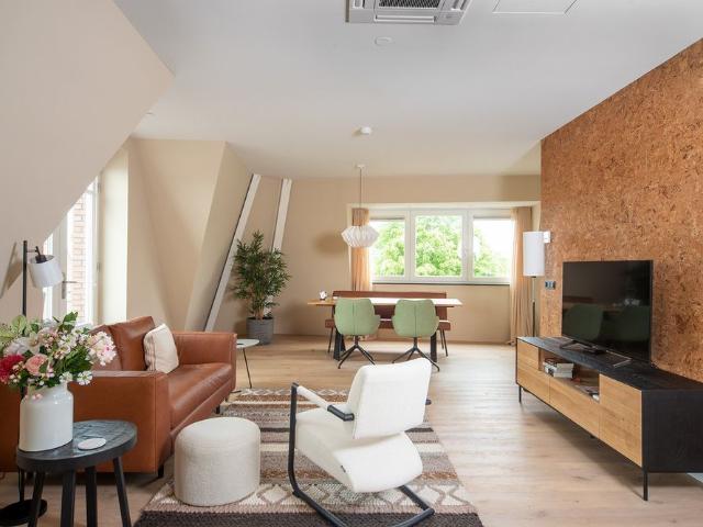 Raadhuisstraat 100