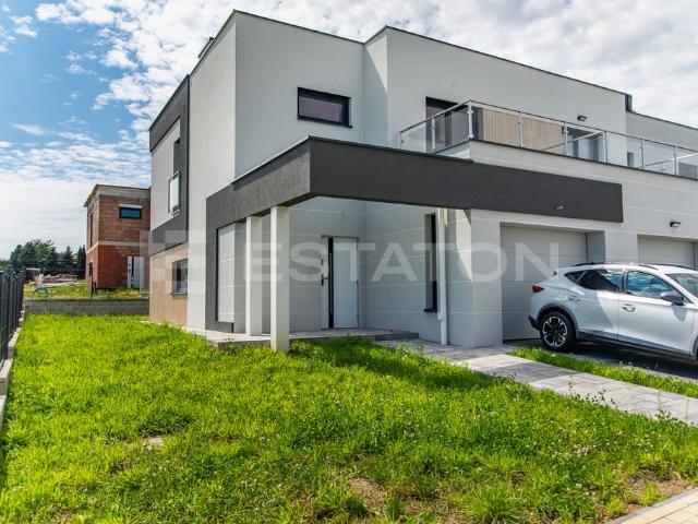 Polecam nowoczesny dom szeregowy 113 m² z garażem i działką