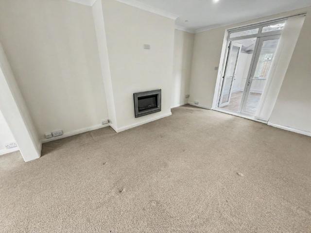 Racecourse Crescent, Monkmoor, Shrewsbury, SY2 5BW