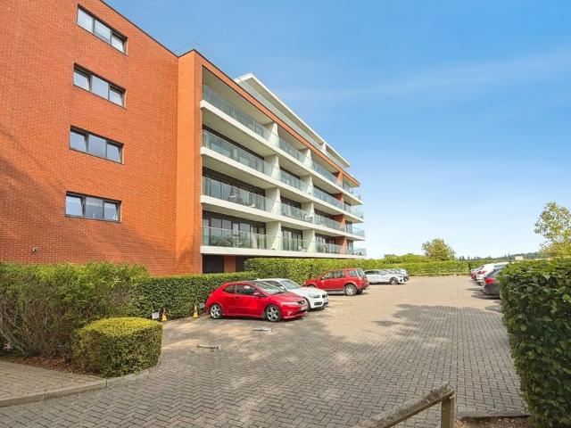 Racecourse Road, Newbury, Berkshire RG14, 2 bed flat to rent, £1,770 pcm | PrimeLocation