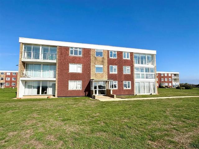 Rackham Road, Littlehampton BN16 2 bed apartment to rent £1,450 pcm £335 pw
