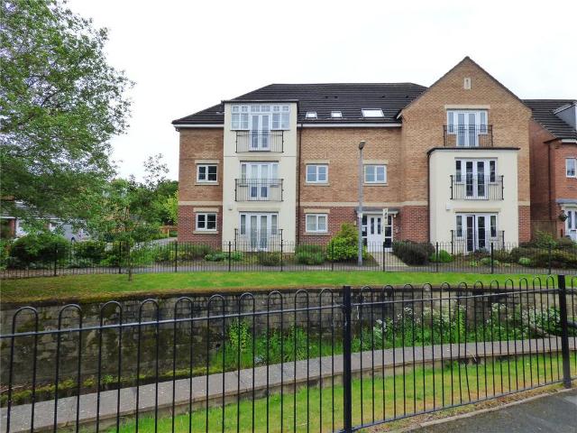 Radulf Gardens, Liversedge, WF15 2 bed apartment to rent £750 pcm £173 pw