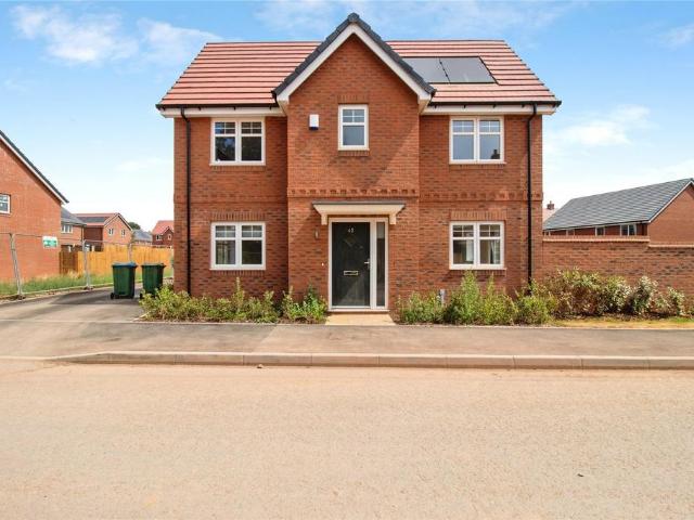 Radburn Drive, Keresley End. 3 bed terraced house to rent £1,495 pcm £345 pw
