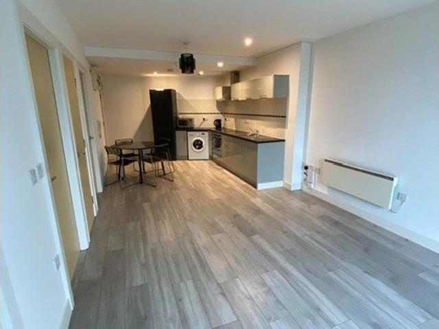 Radcliffe House, Manchester M11, 2 bed flat to rent, £1,000 pcm | PrimeLocation