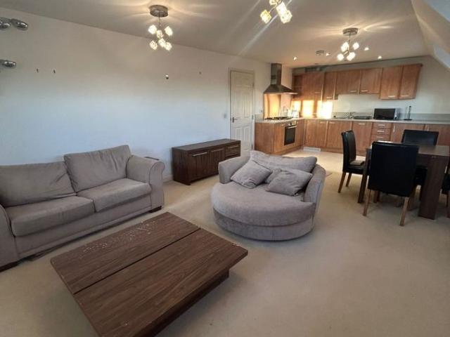 Radcliffe Road, West Bridgford, Nottingham, Nottinghamshire NG2, 1 bed flat to rent, £900 pcm | PrimeLocation