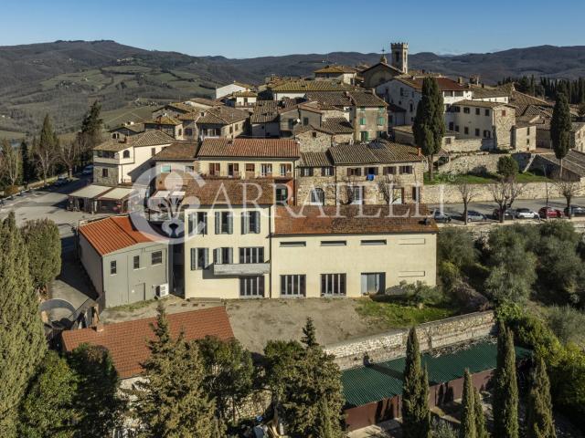 Radda in Chianti,nel centro storico del paese, spazio polifu. 650m² Radda in Chianti