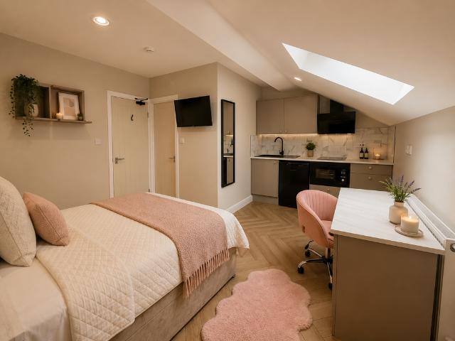 Raddlebarn Court Studio 2FR. 1 bed house to rent £956 pcm £221 pw