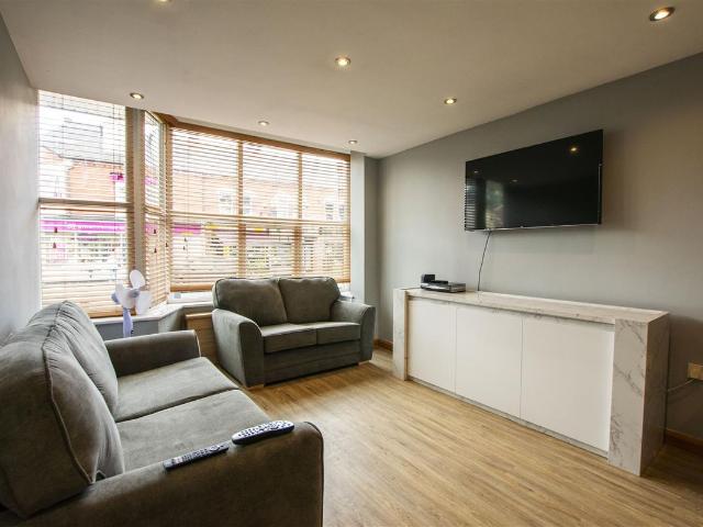 Raddlebarn Road, Birmingham, West Midlands B29, 8 bed shared accommodation to rent, £563 pcm | PrimeLocation