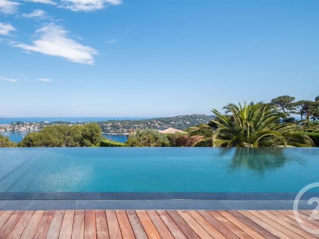 Rade de Villefranche, Située dans un environnement résidenti. 430m² Nice