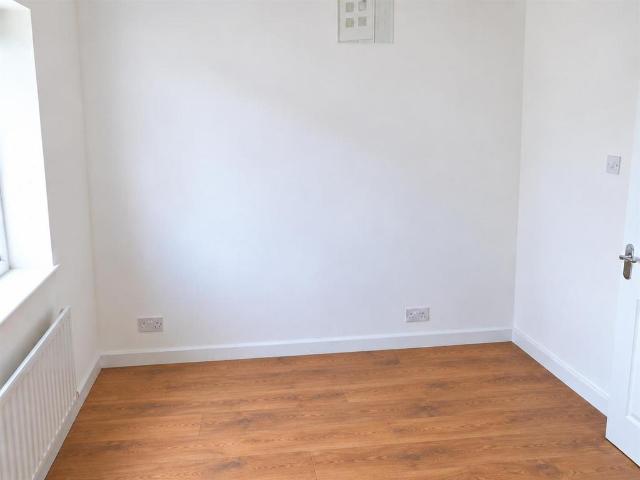 Radford Meadow, Castle Donington, Derby 3 bed detached house to rent £1,250 pcm £288 pw