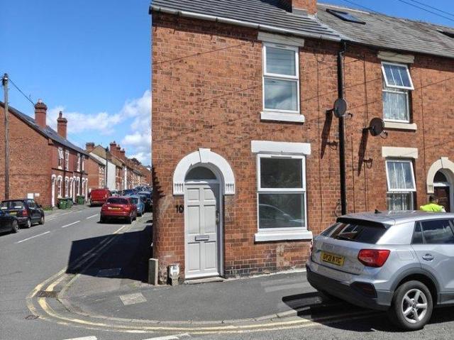 Radford Avenue, Kidderminster, DY10 3 bed terraced house to rent £950 pcm £219 pw