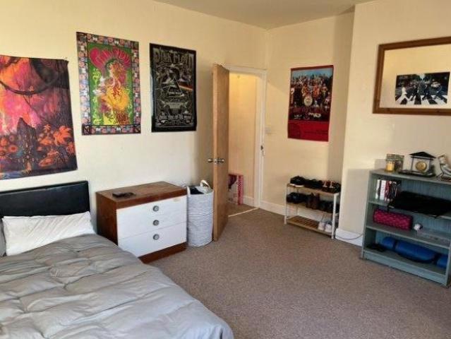 Radford Boulevard 2 bed flat to rent £1,198 pcm £276 pw