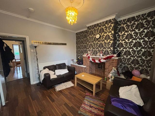 Radford Boulevard, Nottingham, Nottinghamshire NG7, 3 bed shared accommodation to rent, £1,235 pcm | PrimeLocation