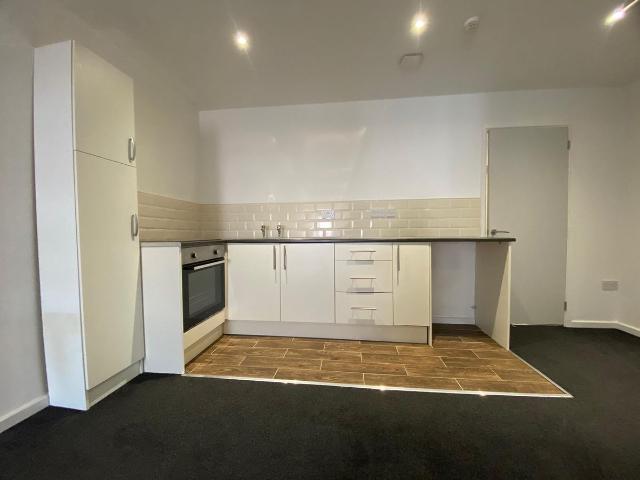 Radford Court, Radford Avenue, Kidderminster DY10, 1 bed flat to rent, £650 pcm | PrimeLocation