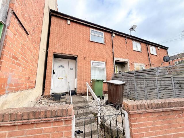Radford Road, Nottingham NG7 3 bed terraced house to rent £1,100 pcm £254 pw