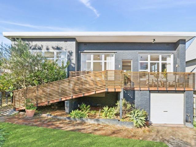 Radiant modern oasis in family friendly location