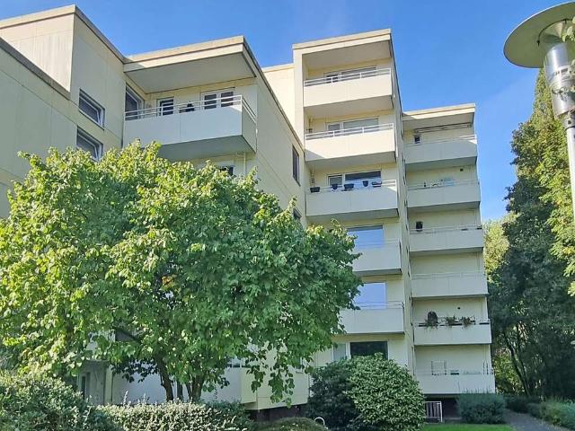 Radio Bremen: solide 3 Zimmer Wohnung mit 2 Balkonen + Tiefgaragenstellplatz
