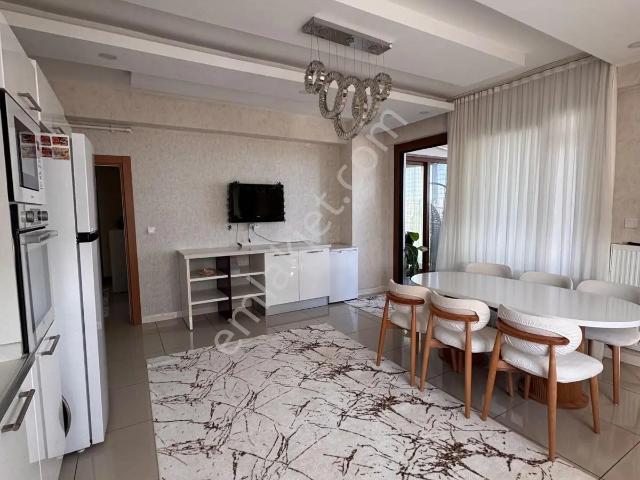 Radisson Blue Hotel Arkası 220 M² Brüt 4+1 Geniş Daire