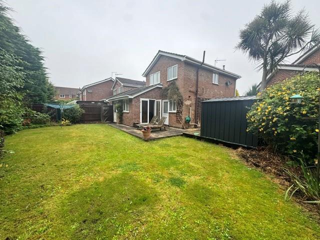 Radipole Road, Poole 3 bed detached house to rent £1,675 pcm £387 pw