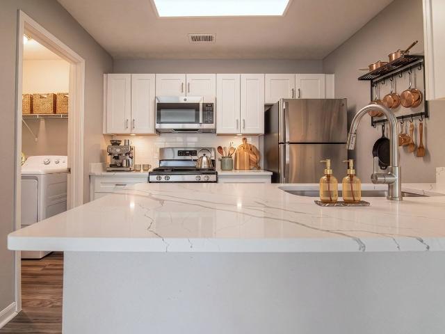 RADIUS Duluth 1 Bedroom Apartment for Rent at 4015 Satellite Blvd, Duluth, GA 30096