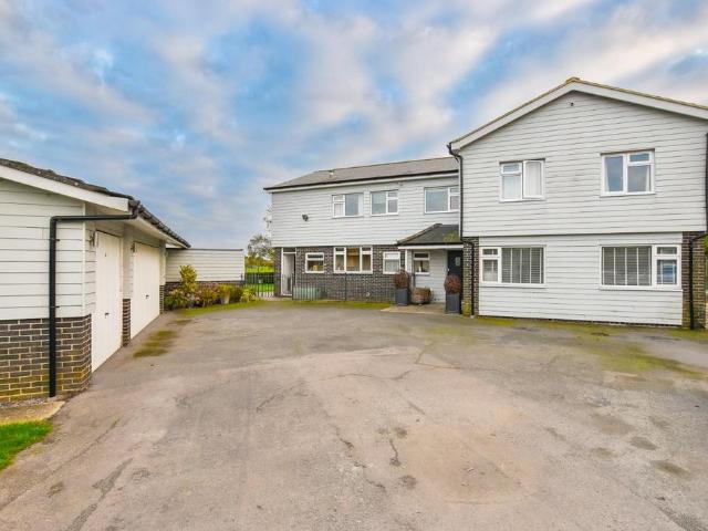 Radley Green, Ingatestone 8 bed detached house to rent £4,500 pcm £1,038 pw