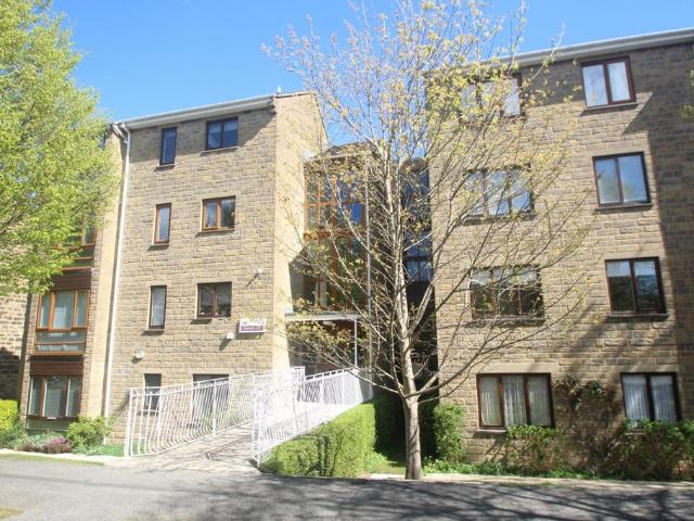 Radlyn Park, West End Avenue. 2 bed flat to rent £1,050 pcm £242 pw