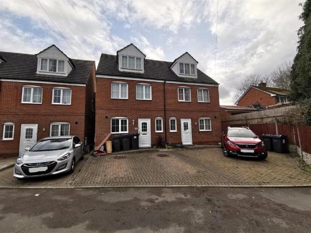 Radnor Close, Frankley, B45 0JW, United Kingdom | 4 bed townhouse for rent #139334139 | Rentberry