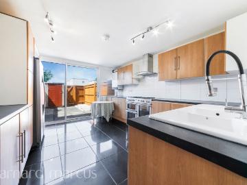 Radnor Close, Mitcham CR4, 3 bed terraced house to rent, £2,200 pcm | PrimeLocation