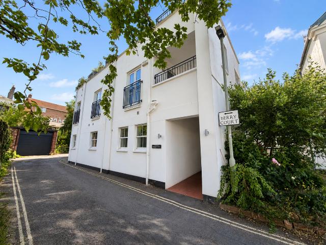 Radnor Place, Exeter EX2, 2 bed flat to rent, £1,300 pcm | PrimeLocation