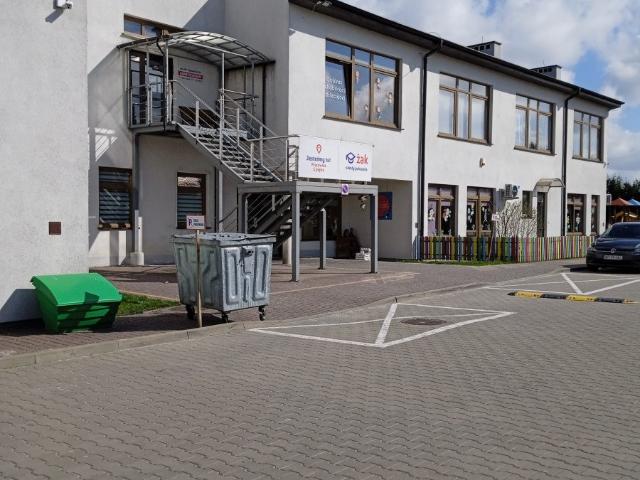 Obiekt komercyjny 1500 m2 z dużym parkingiem i wysokim dochodem