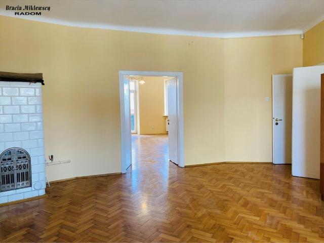 Na sprzedaż przestronne 69 m² z potencjałem biurowym i balkonem