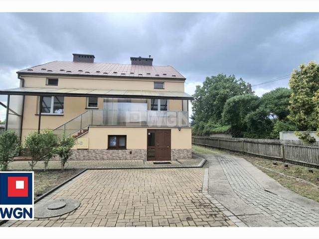 Do sprzedania urokliwy dom 100 m² z dużym ogrodem w Radomyślu Wielkim