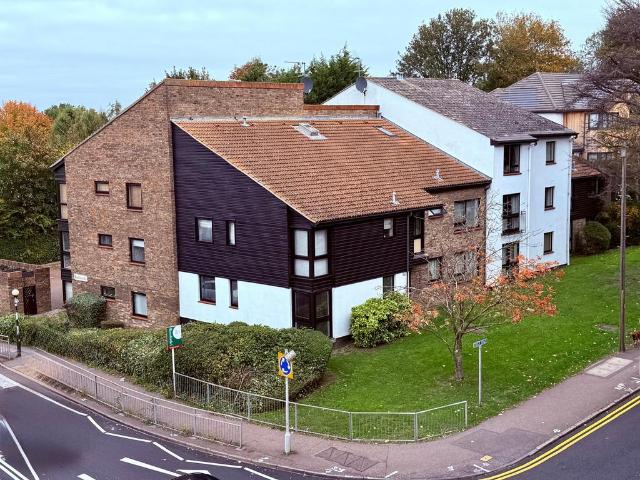Radstocks, Stock Road, Billericay 1 bed apartment to rent £1,275 pcm £294 pw