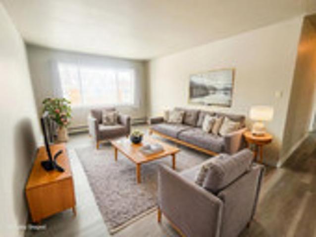 Rae 4166 Townhomes | 4166 & 4168 Rae Street