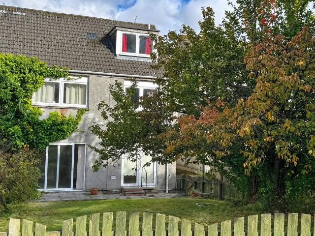 Raeburn Crescent, Whitburn, West Lothian EH47, 2 bed flat to rent, £895 pcm | PrimeLocation