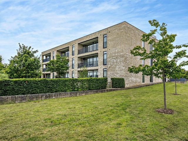 Raeburn House, Lapwing Avenue, Trumpington, Cambridge CB2, 2 bed flat to rent, £2,000 pcm | PrimeLocation