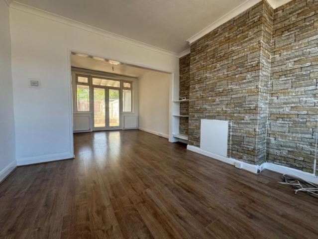 Raeburn Road, Edgware, HA8