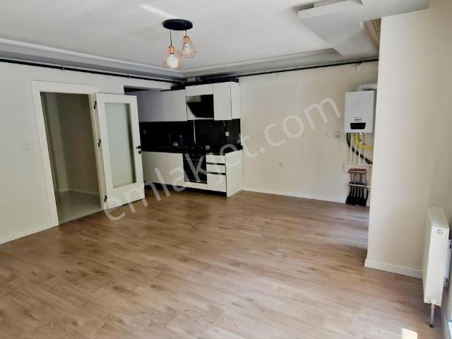 Ragıp Tüzün'de Metroya 2 Dk, Yeni Bina 2+1* Kiralık Daire
