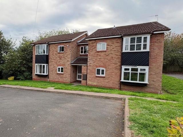 Ragees Road, Kingswinford DY6 1 bed flat to rent £750 pcm £173 pw