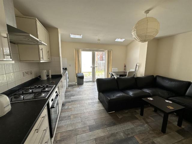 Raglan Street, Hull HU5, 4 bed shared accommodation to rent, £433 pcm | PrimeLocation