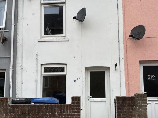 Raglan Street, Lowestoft NR32, 2 bed terraced house to rent, £750 pcm | PrimeLocation