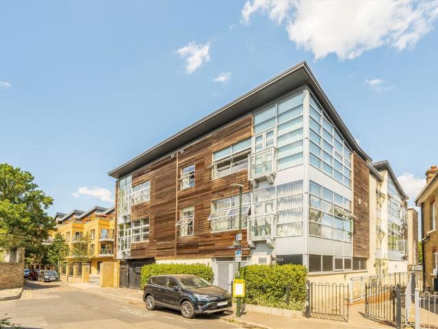Railshead Road, Isleworth TW7, 2 bed flat to rent, £2,650 pcm | PrimeLocation