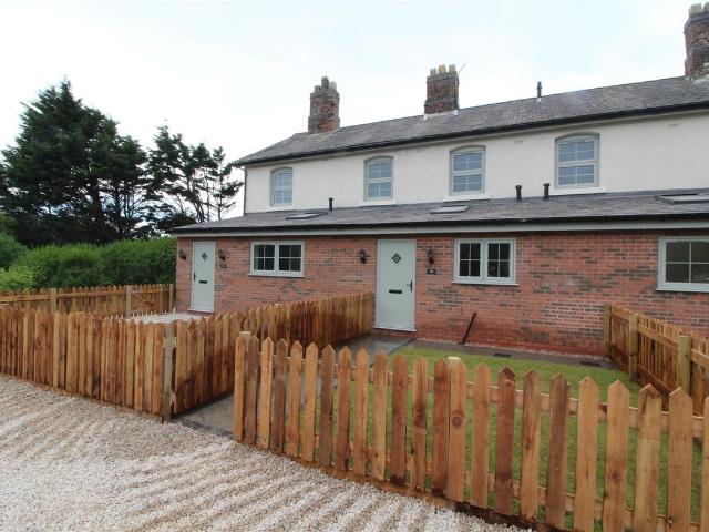 Railway Cottages, Shore Road, Ainsdale PR8, 2 bed cottage to rent, £1,325 pcm | PrimeLocation