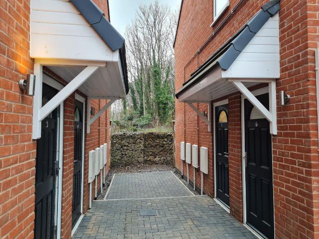 Railway Court, Askern DN6, 2 bed flat to rent, £650 pcm | PrimeLocation