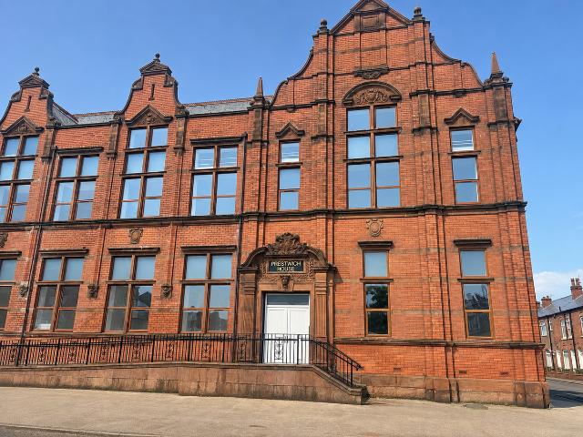 Railway Road, Leigh WN7, 3 bed flat to rent, £995 pcm | PrimeLocation