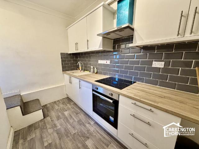 Railway Terrace, Birmingham, B42 1NR 1 bed flat to rent £750 pcm £173 pw