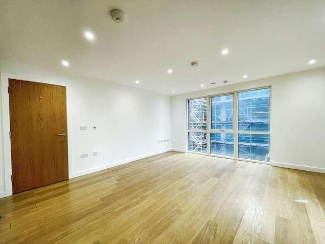 Railway Terrace, Slough, SL2