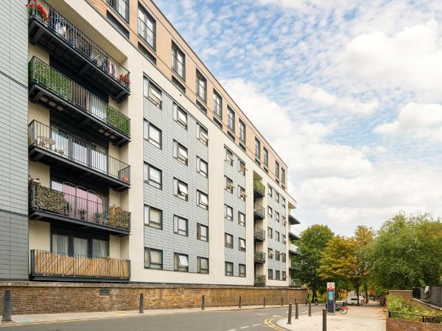 Raine Street, Wapping E1W, 1 bed flat to rent, £2,200 pcm | PrimeLocation